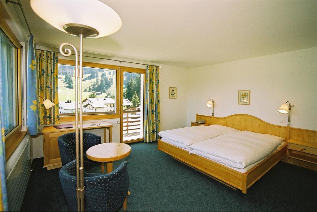 Hotel Alpina Parpan Luaran gambar
